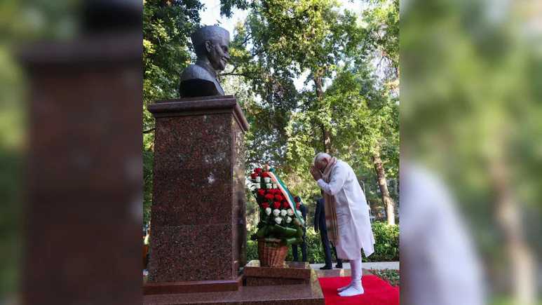 Prime Minister Narendra Modi paid tribute to former Prime Minister Lal Bahadur Shastri