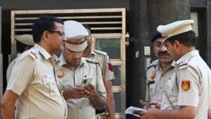 A couple from Delhi has been arrested for allegedly selling a flat in Gurugram valued at ₹ 1.10 crore