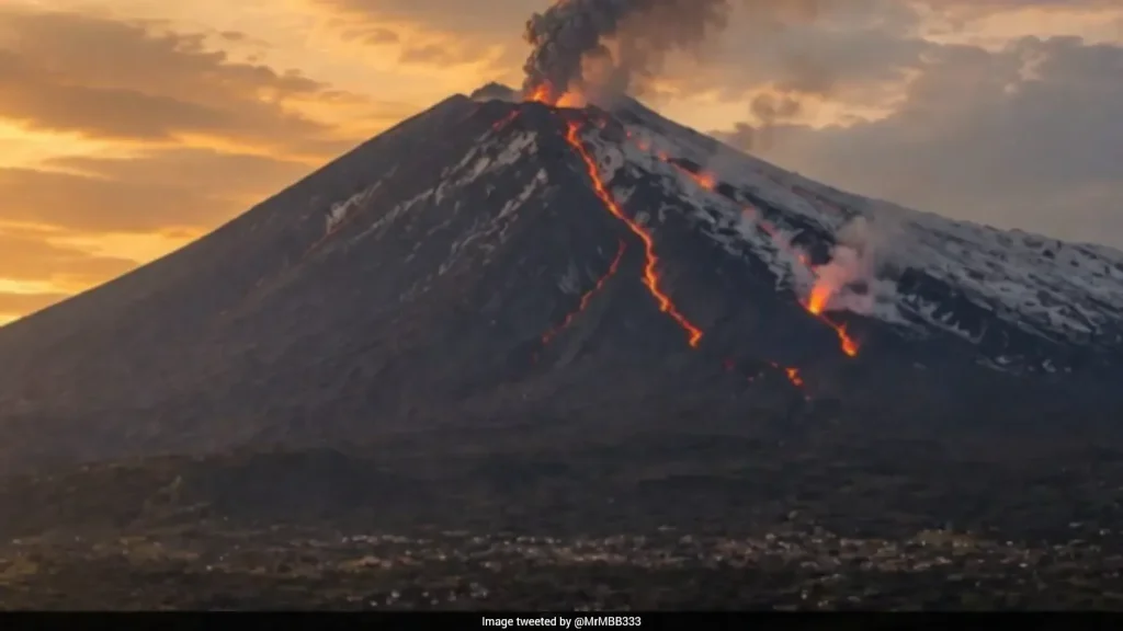 An American tourist died after being struck by lightning while hiking on Sicily's Mount Etna, BBC