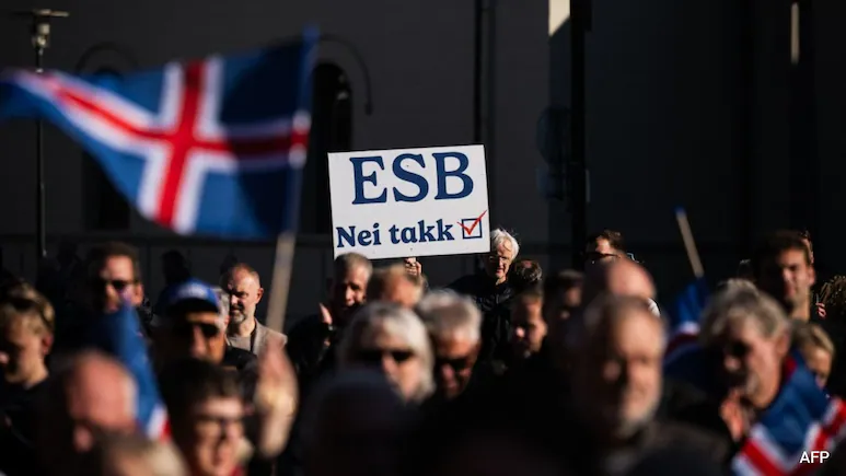 Some Icelandic officials have said Iceland would therefore retain control of its waters, since