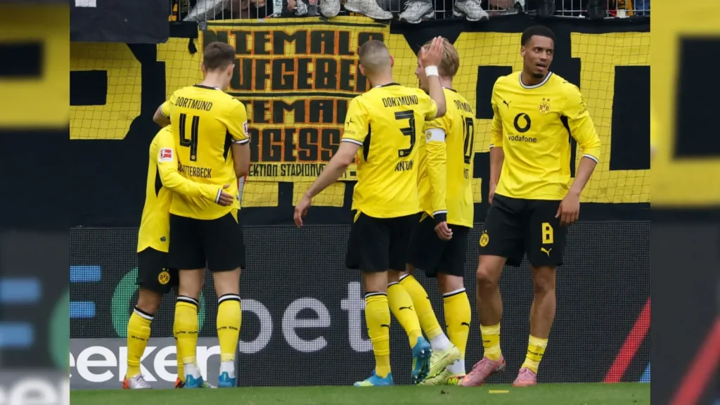 With top stars on both sides and early-season silverware at stake, the Borussia Dortmund vs Bayern
