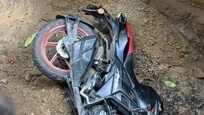 A tragic accident occurred on Sunday morning on the Indraprastha (IP) flyover near ITO in central Delhi