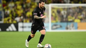 Messi cut inside to his preferred left foot from 12 yards out in the 26th and curled a shot
