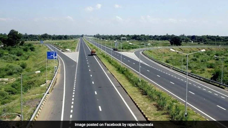 Traffic was diverted late Saturday evening on a 24-km section of the Samruddhi Expressway