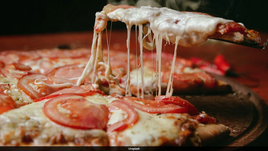 The consumer said he ordered a 10-inch pizza worth Rs 505 through an online food delivery app, according