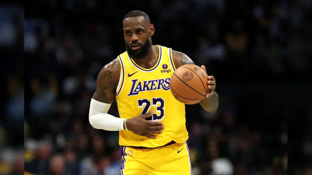 LeBron James became the first NBA player to reach 40,000 career regular-season points on Saturday