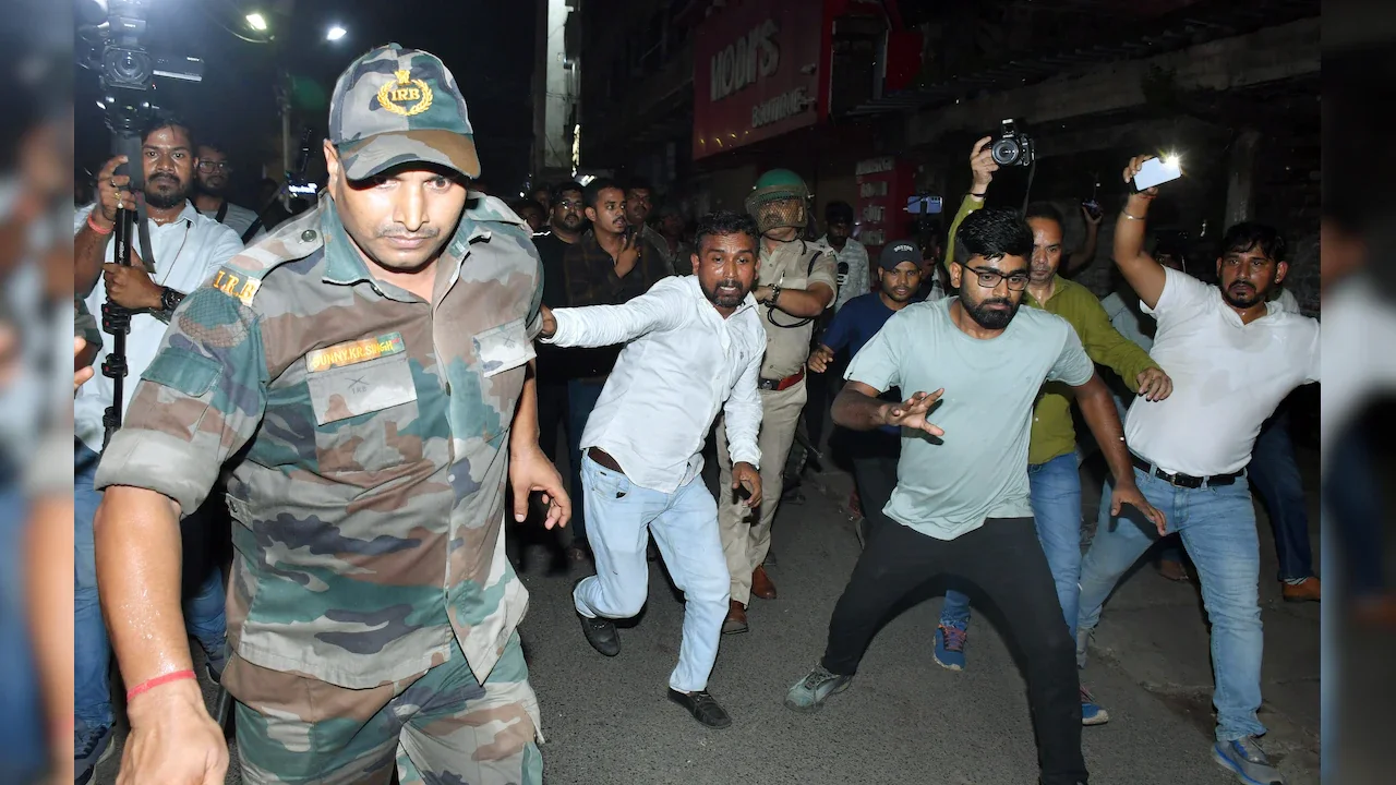 The student leaders alleged that the police and workers of the ruling Jharkhand Mukti Morcha (JMM) tried to prevent them from holding a peaceful march.