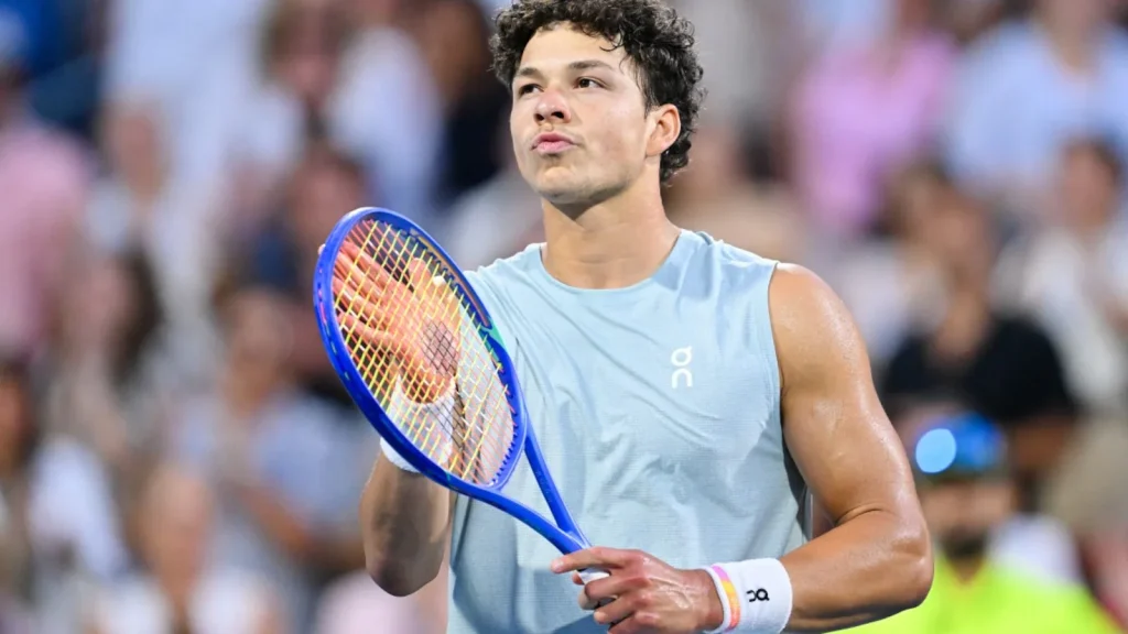 Tennis briefing: Shelton Sweeps Fonseca To Reach Another Montreal Quarter-Final