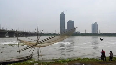 Today tall residential blocks line the highways in Hyderabad’s western suburbs and traffic still flows