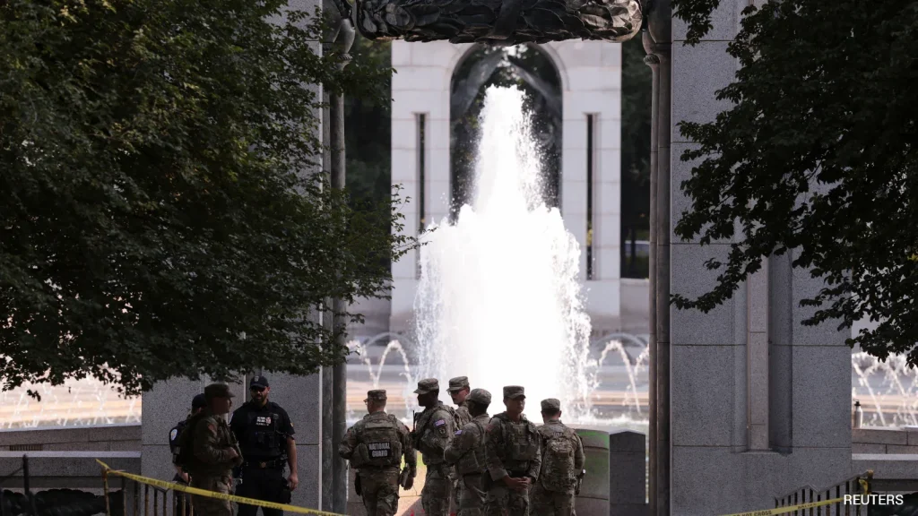 Elections and campaigns briefing: World War II Memorial In Washington Vandalised With Bubbles, Graffiti
