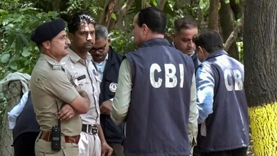 The complainant added that suspected fake officers were wearing clothes carrying the CBI insignia