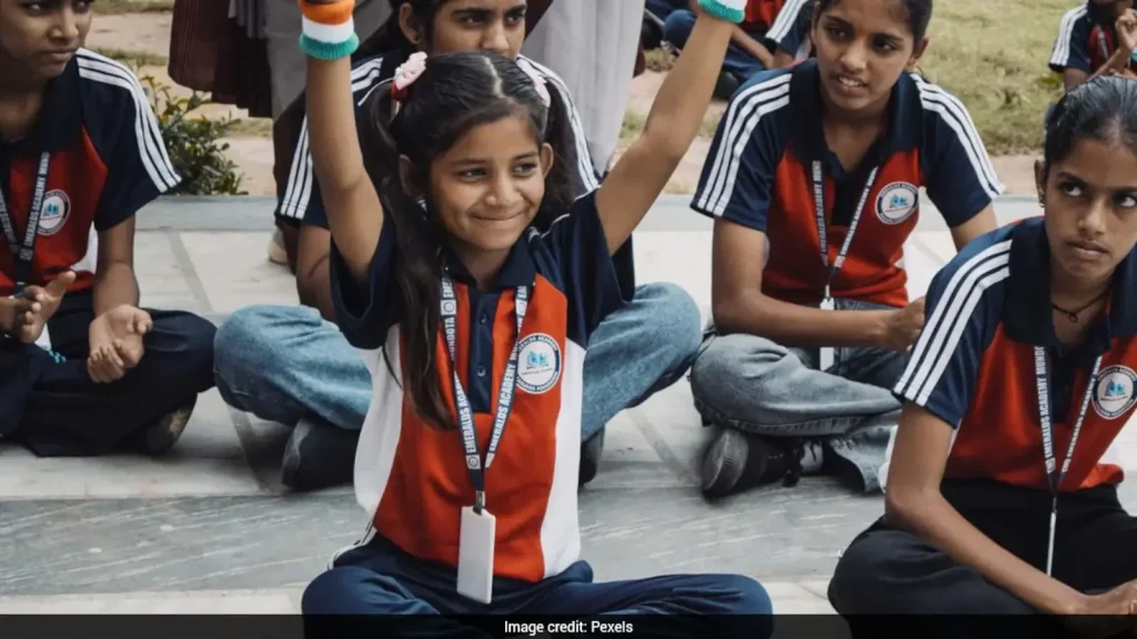 To avoid confusion, parents and students should check the official 2026 holiday notification issued