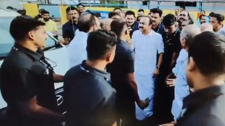 Why it matters: Congress Leader Blocks Kerala Chief Minister's Convoy, Argues With Him