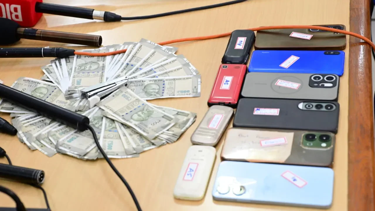 According to police, the accused are suspected to be linked to 498 cybercrime complaints nationwide involving fraudulent transactions worth around Rs 3.5 crore.