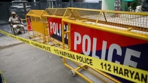 After stabbing the husband, the woman tried to stuff his intestines into a plastic bag on the terrace