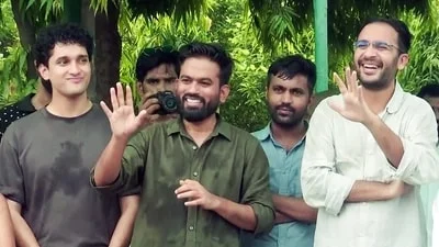 The Cockroach Janta Party on Sunday has called on the Centre to fulfill the commitments made
