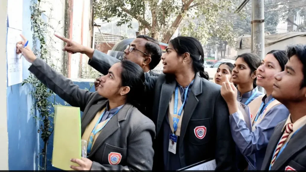 The petitioners therefore asked the Supreme Court to reopen the complaint window and allow students who