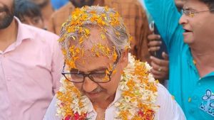 Former Trinamool Congress MLA Ashis Banerjee had dinner with his family and showed no signs of stress