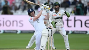 England will be resuming their innings from 177/7 on Day 4 of the second Test against Pakistan