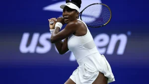 Venus Williams tumbled out of the US Open first round early Monday, the veteran US tennis icon