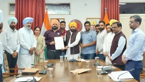 Chairing a meeting with a delegation of the teachers, Mann said successive governments