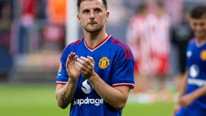 Boss Michael Carrick Being 'Careful' With Mason Mount As Manchester United Draw With PSG