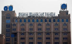 The State Bank of India (SBI) has invited applications for 7,680 regular vacancies for Junior