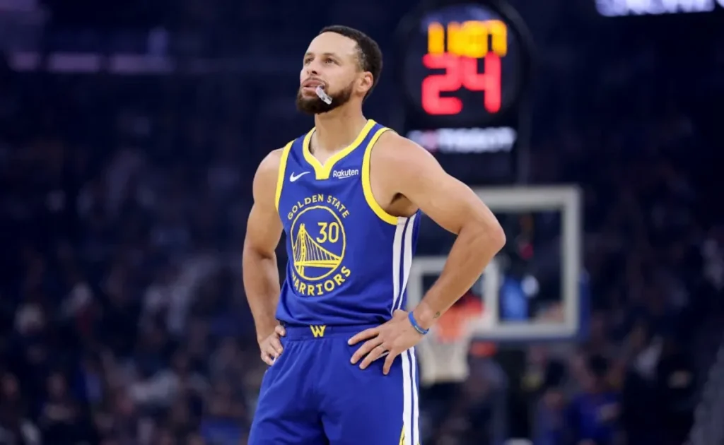 Stephen Curry's 46 Points Leads Golden State Warriors To 125-120 Win over San Antonio Spurs