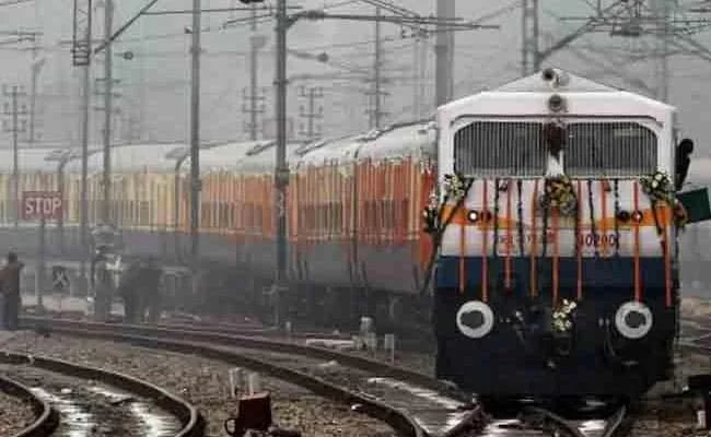 A foreign national traveling on the Golden Temple Express from Mumbai to Delhi was taken into custody
