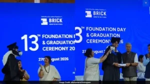 Cat Joins Graduate On Stage For Convocation Ceremony, secures Hearts Online