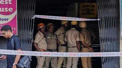 A fire in a hotel at Tarapith , a temple town in West Bengal’s Birbhum district, killed nine people