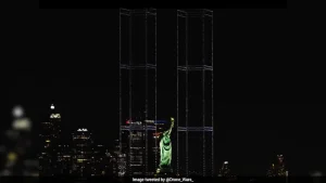 Titled "2,977 Lights Over New York Harbour", the public art installation featured 2,977