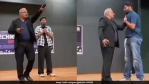 Professor Grabs Student By Collar, Threatens Him On Stage Over 'Jaldi Bol, Kal Subah Panvel Nikalna