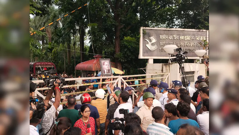 Clash At Kolkata's Ray Film Institute, Students, Teachers Injured