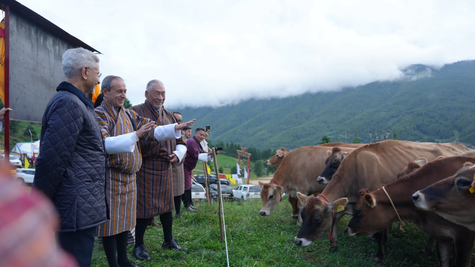 He attended a ceremony to hand over 43 purebred Jersey cows from India for the dairy cattle