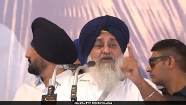 Sukhbir Badal's QR Code Attack On Bhagwant Mann And His Wife Gurpreet Kaur: "AAP's GPay"