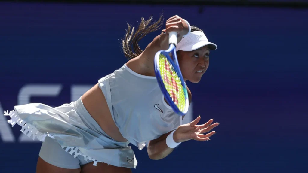 Naomi Osaka recovered after a mid-match lapse to advance to the third round of the U.S