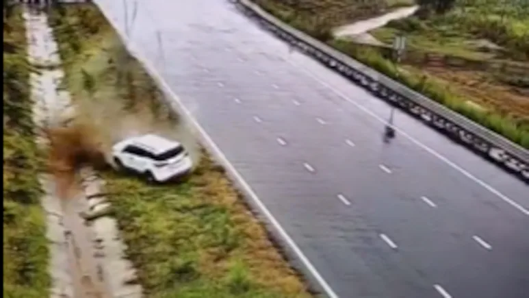 His Toyota Fortuner crashed into a pole after experiencing a tyre burst
