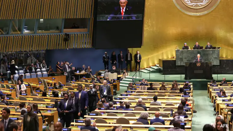 Ahead of his speech, Netanyahu's government paid to place 500 pro-Israel and anti-Iran