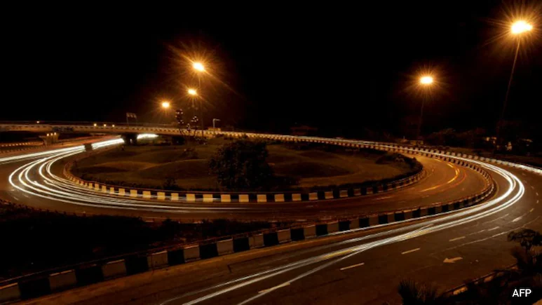 Delhi is poised to improve traffic flow with the construction of two new flyovers in South Delhi