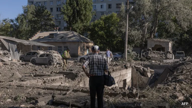 Russia has resumed its strikes on Kyiv after a three-day pause that coincided with the visit