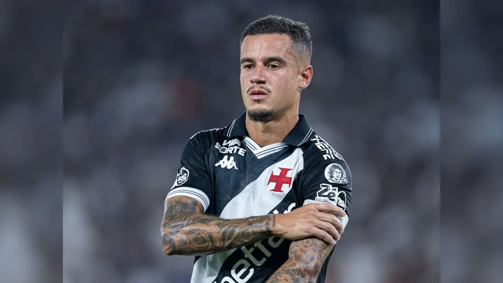 Former Liverpool playmaker Philippe Coutinho has joined Santos, team-mate Neymar announced
