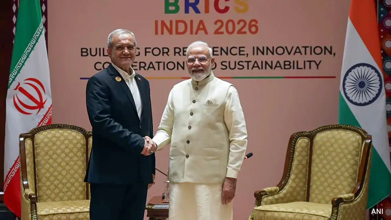 During the BRICS Business Forum in New Delhi on Friday, a notable image emerged of Prime