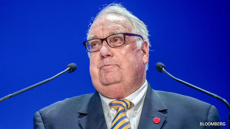 Howard Buffett, the eldest son of legendary investor Warren Buffett, is already well-versed