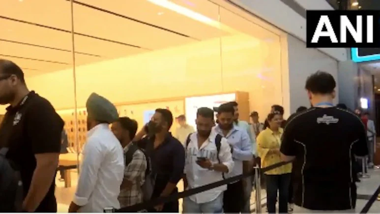 Long lines were seen outside stores in Apple stores in India as the sale of the newly launched