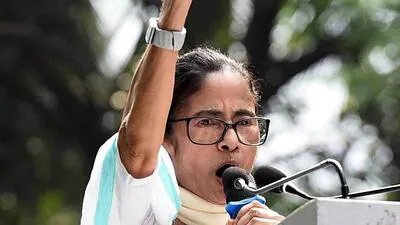 Mamata's plea against EC freeze on TMC name, symbol to come up in SC this week