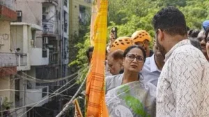 Delhi Chief Minister Rekha Gupta visited the site of a recent building collapse in Satya