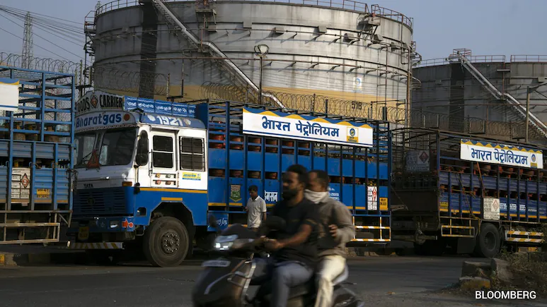 Overseas investors are turning sellers of Indian assets again as surging oil prices and rising