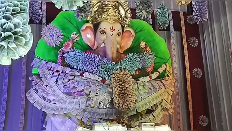 Ganesha Idol Decorated With Notes Worth Rs 1.93 Crore Draws Crowds In Telangana