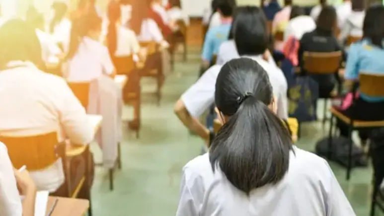 180 Karnataka Teachers receives Notices After Class 7 Students Struggle With Basic Maths